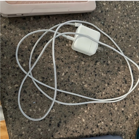 2020 Apple MacBook Air - M1 Rose Gold 13.3 “ - Picture 6 of 14